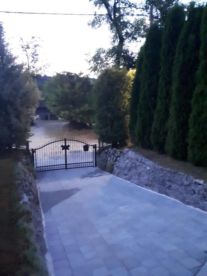 Studio Apartman Firdaus-Bihac, Dobrenica Bb Εξωτερικό φωτογραφία